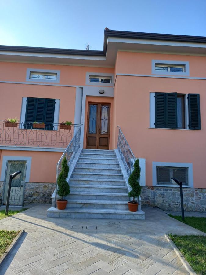 Bnb Villa Melany Vicino Centro 루카 외부 사진
