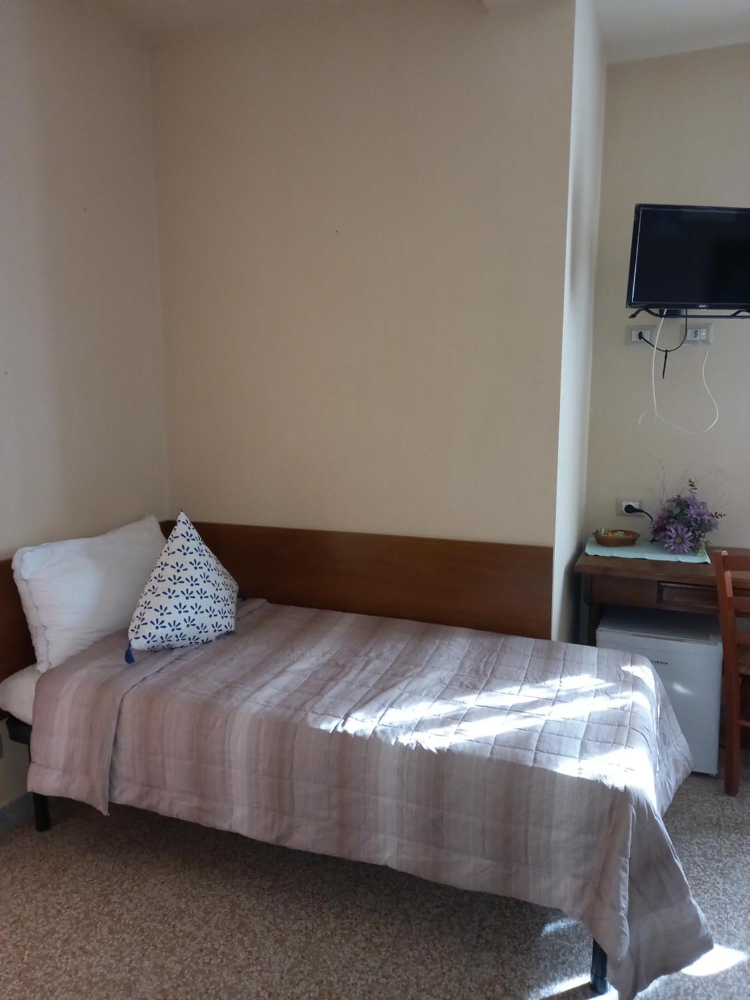 Bnb Villa Melany Vicino Centro 루카 객실 사진