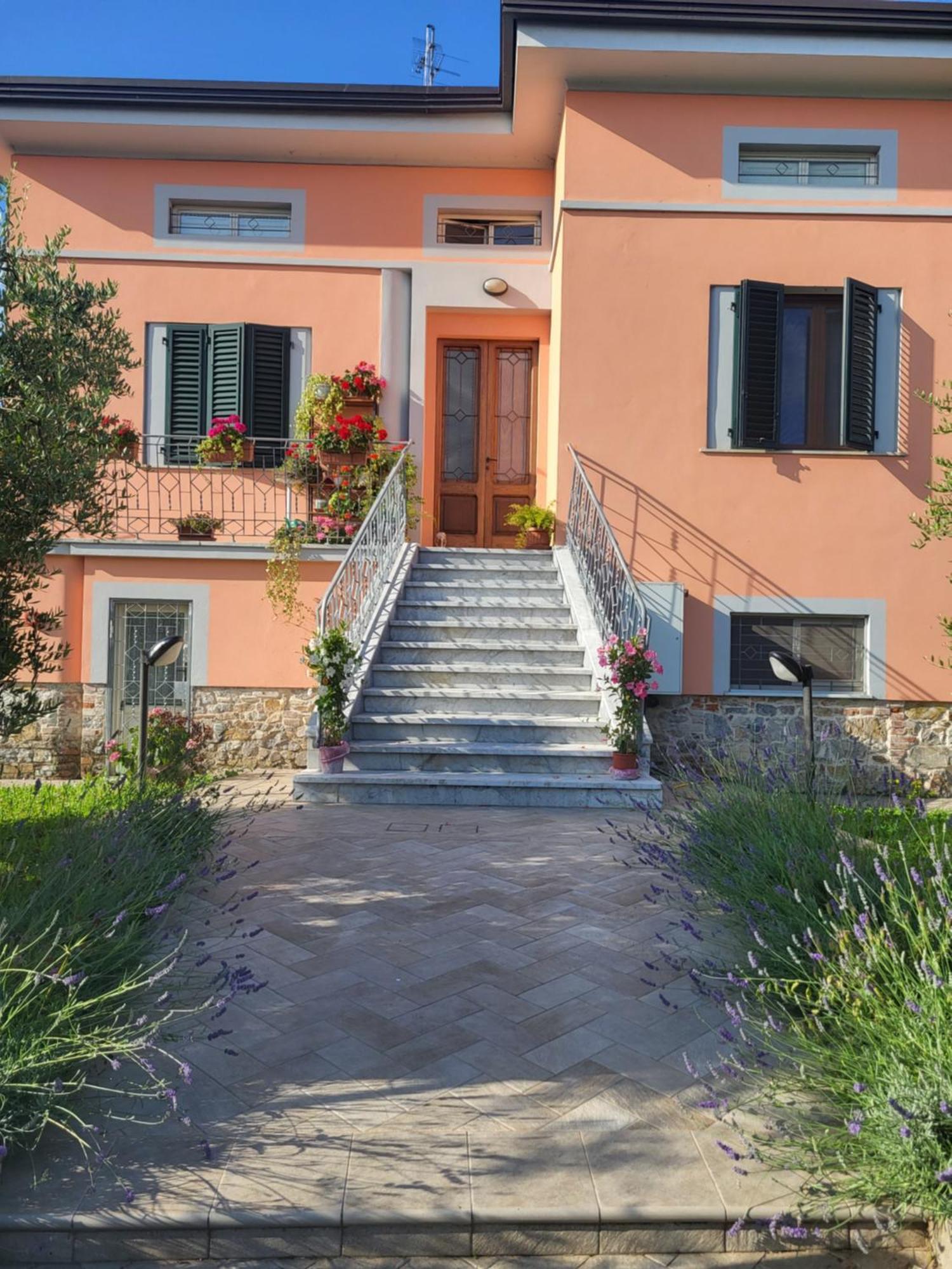 Bnb Villa Melany Vicino Centro 루카 외부 사진